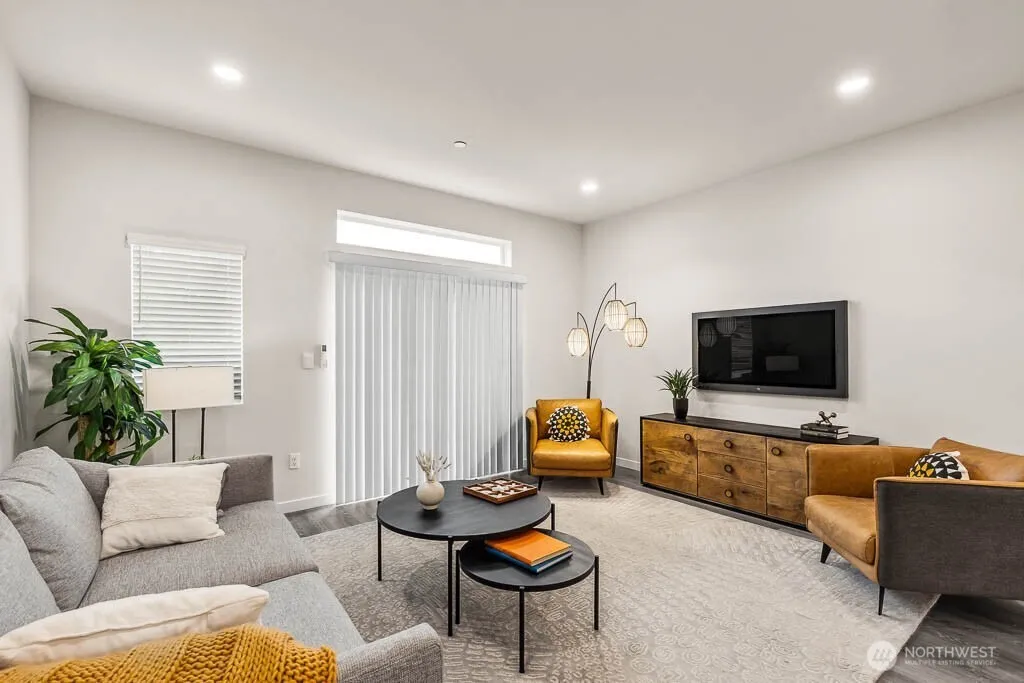 Property photo for 16723 Alderwood Mall Parkway #g6, Lynnwood photo 5