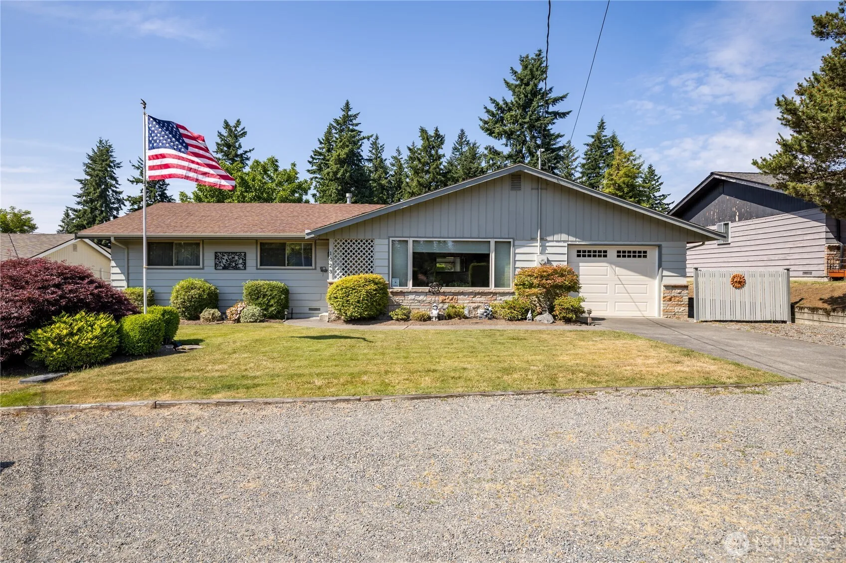 Property photo for 1023 E Maple Street, Kent