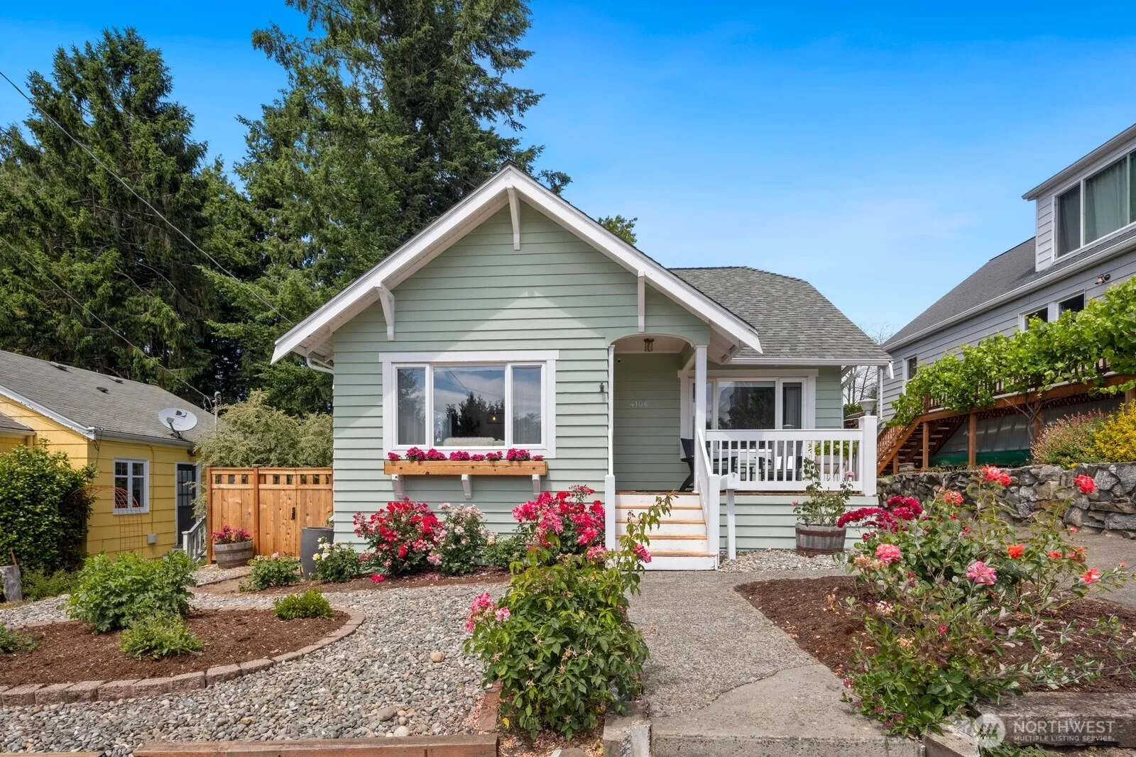 Property photo for 4106 Sw Kenyon Street, Seattle photo 2