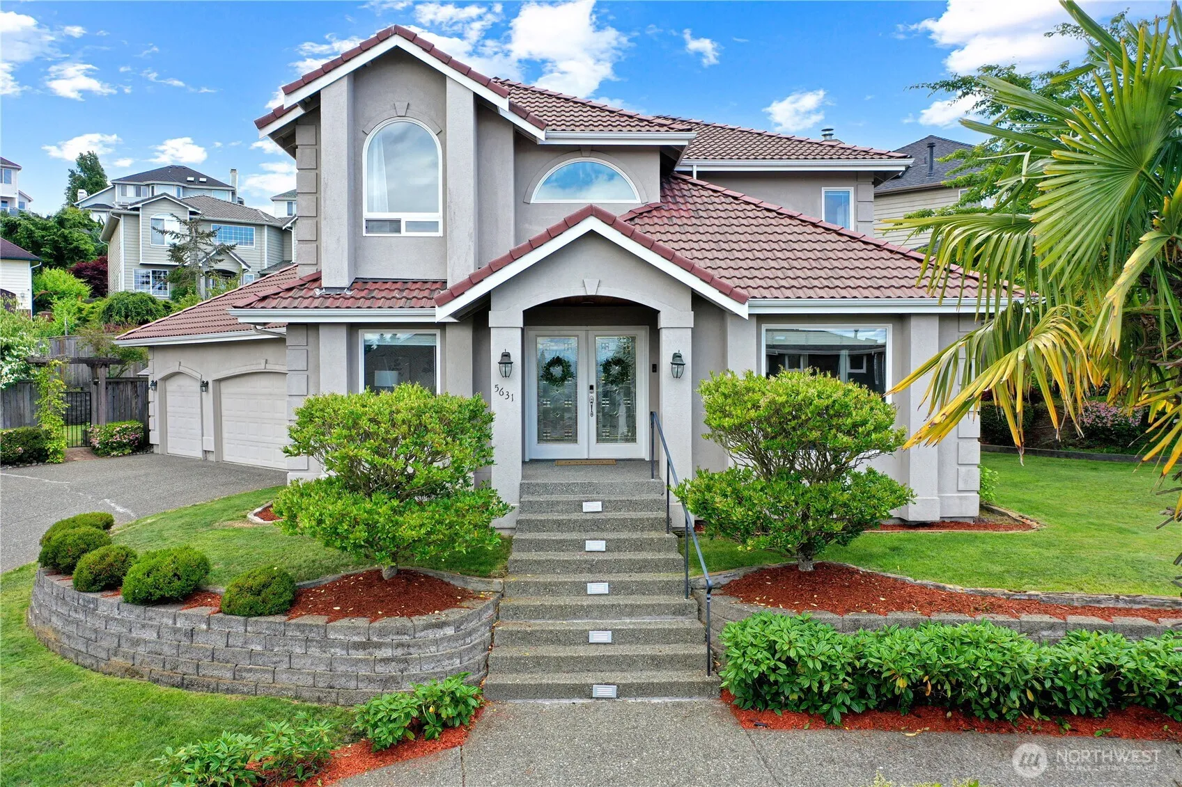 Property photo for 5631 Orca Drive Ne, Tacoma photo 2