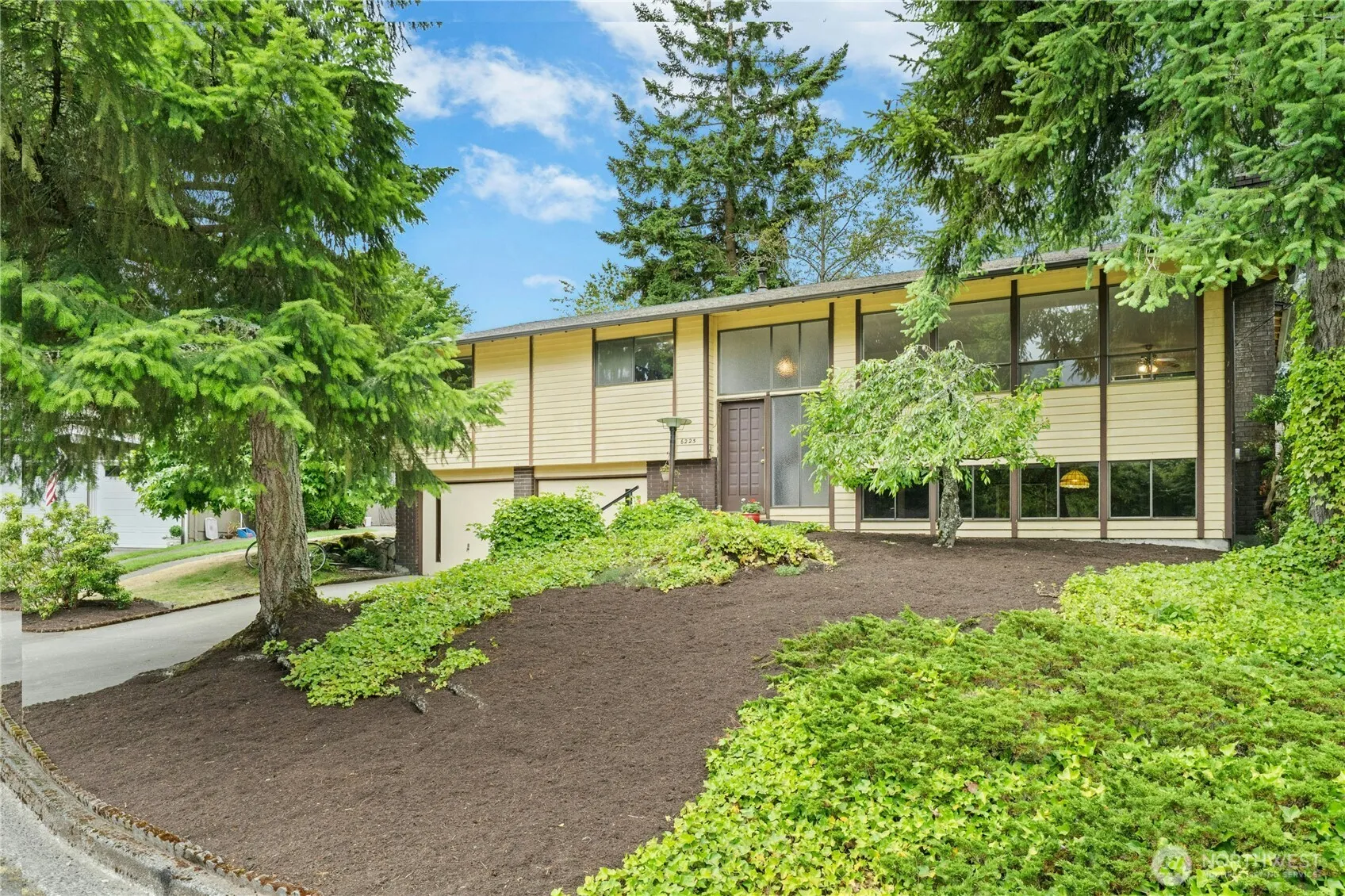 Property photo for 6225 122nd Avenue Se, Bellevue