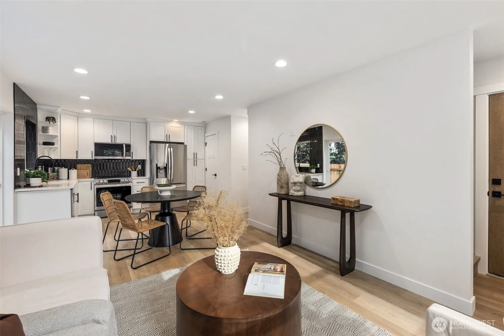 Property photo for 840 Ne 100th Street #b, Seattle photo 5