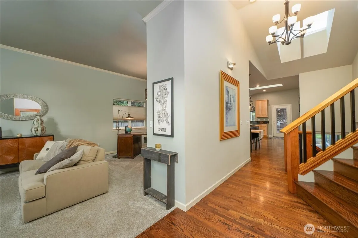 Property photo for 2547 Ne 97th Street, Seattle photo 3