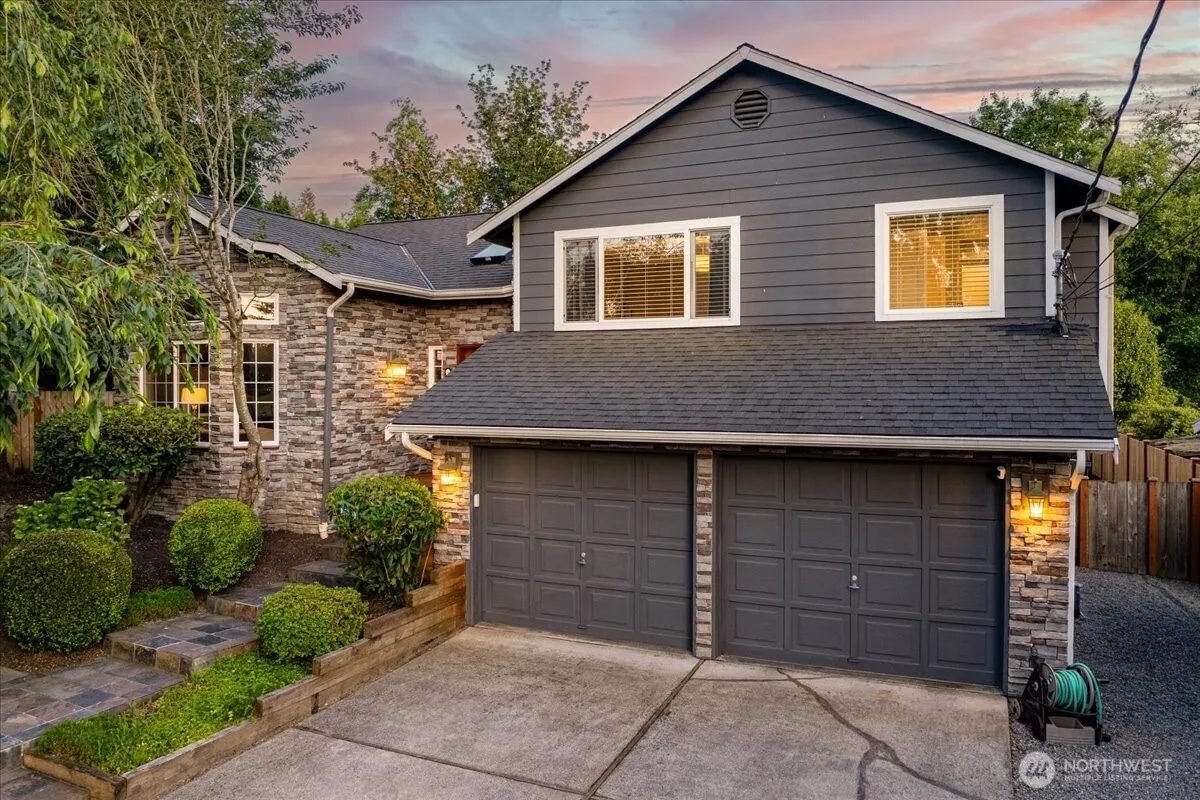 Property photo for 2547 Ne 97th Street, Seattle photo 2