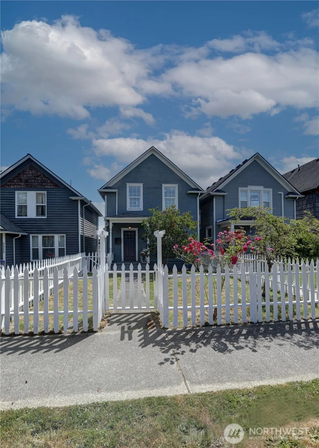 Property photo for 3225 Oakes Avenue, Everett photo 2