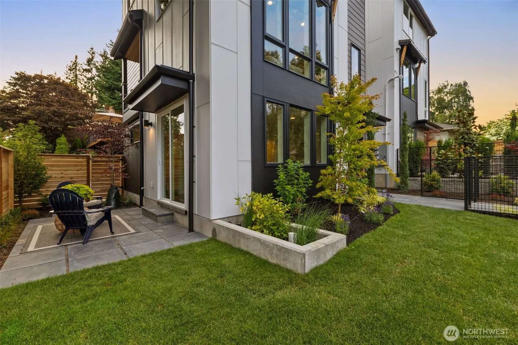 Property photo for 2669 51st Avenue Sw, Seattle photo 3