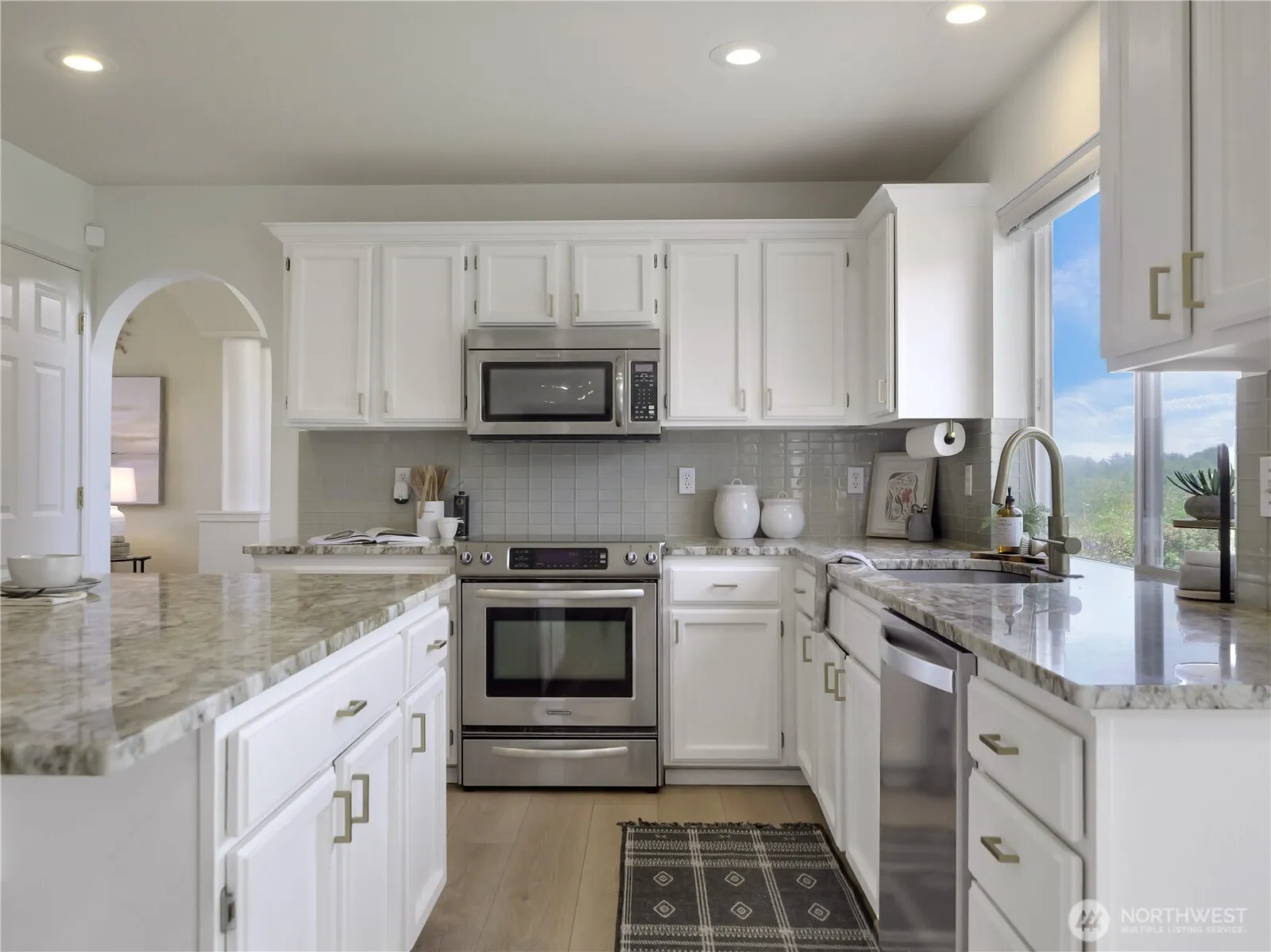 Property photo for 5609 Orca Drive Ne, Tacoma photo 3