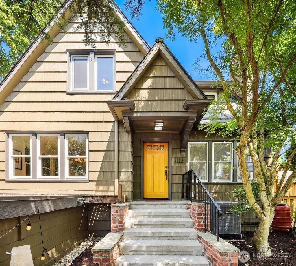 Property photo for 3112 Ne 65th Street, Seattle