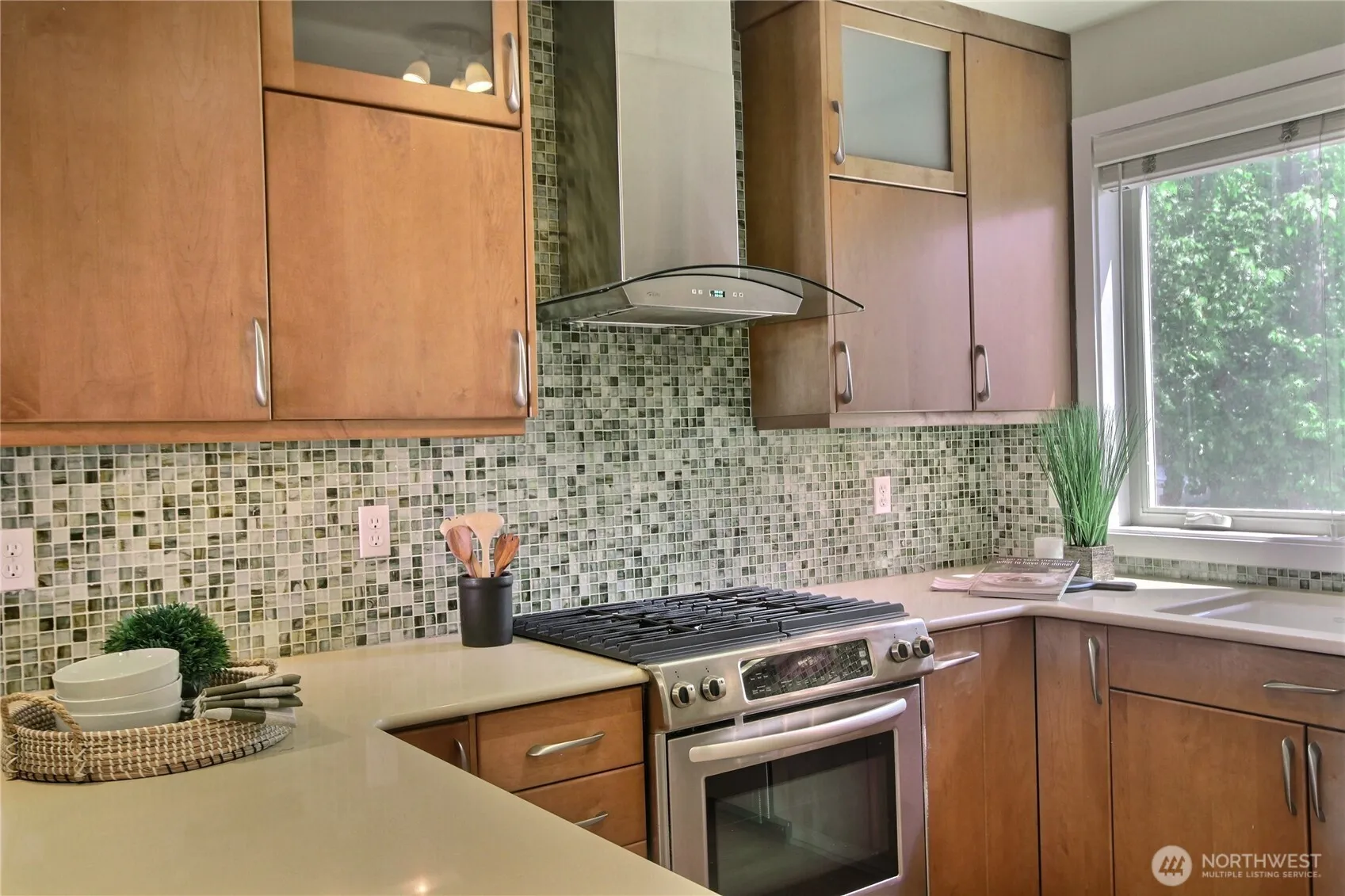 Property photo for 4411 Greenwood Avenue N, Seattle photo 4