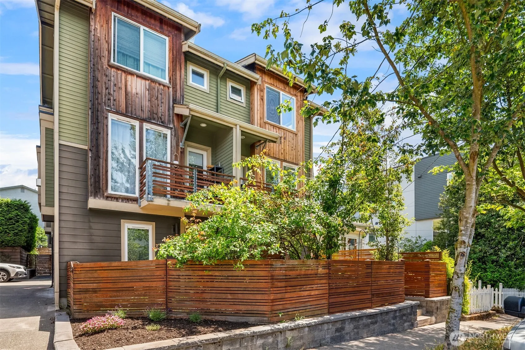 Property photo for 4220 Fremont Avenue N #a, Seattle photo 3