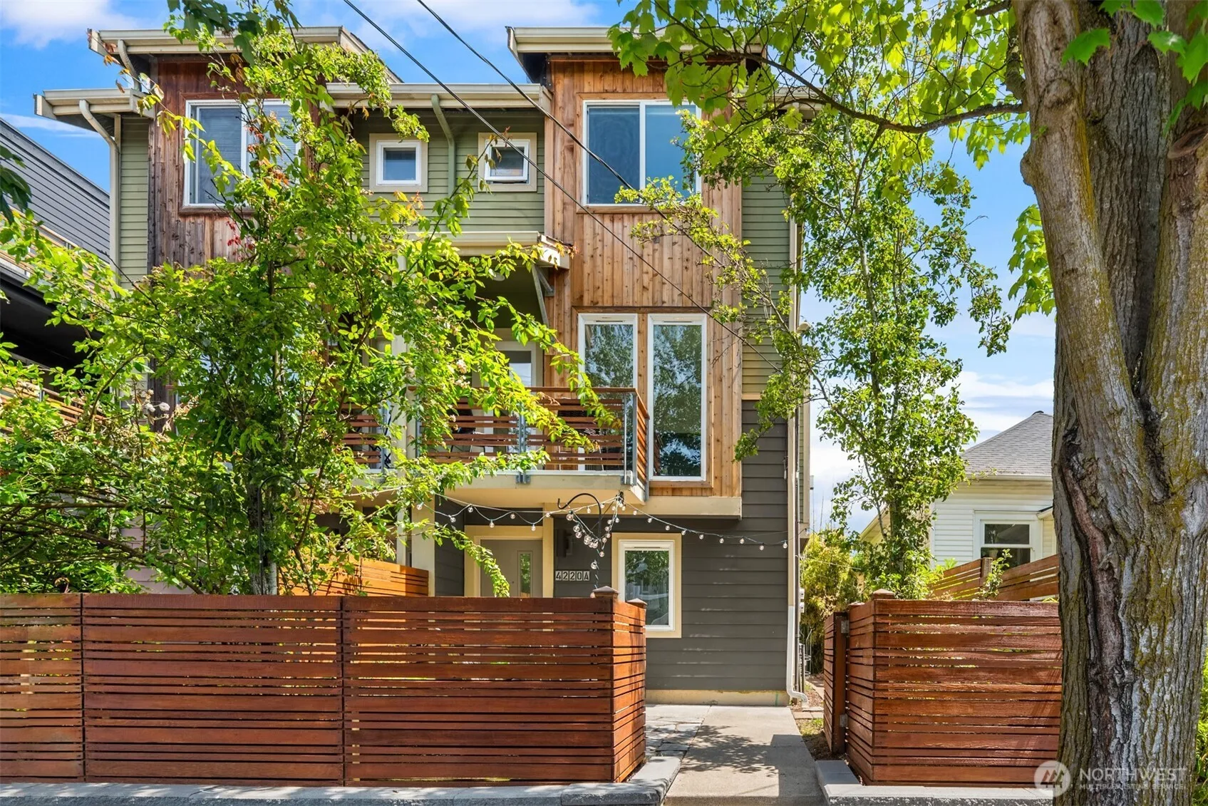 Property photo for 4220 Fremont Avenue N #a, Seattle