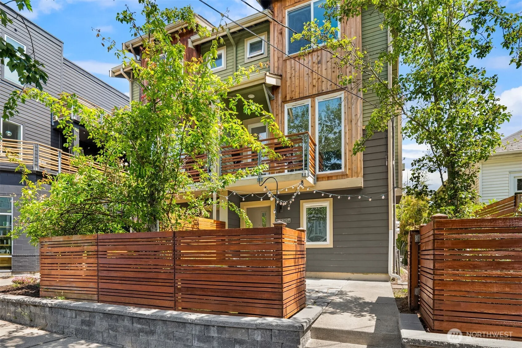 Property photo for 4220 Fremont Avenue N #a, Seattle photo 2