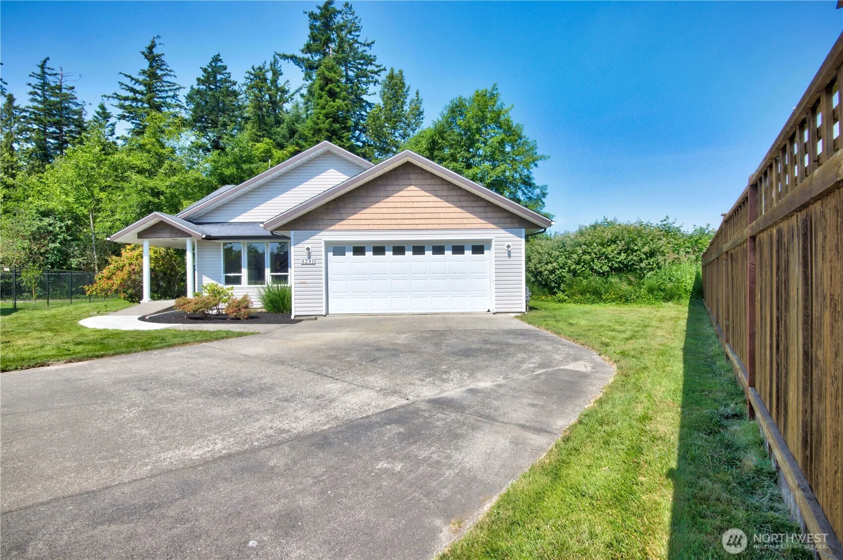 Property photo for 8391 Richmond Park Road, Birch Bay photo 2