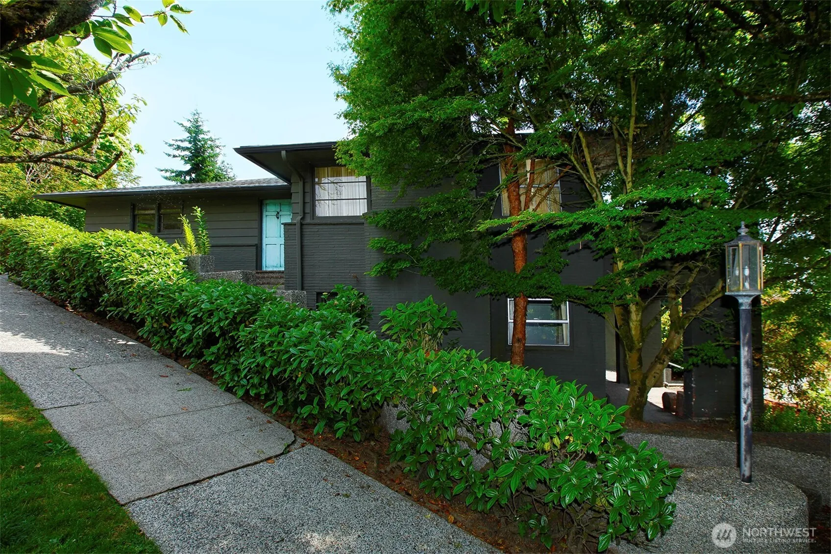 Property photo for 4203 Ne 38th Street, Seattle photo 2