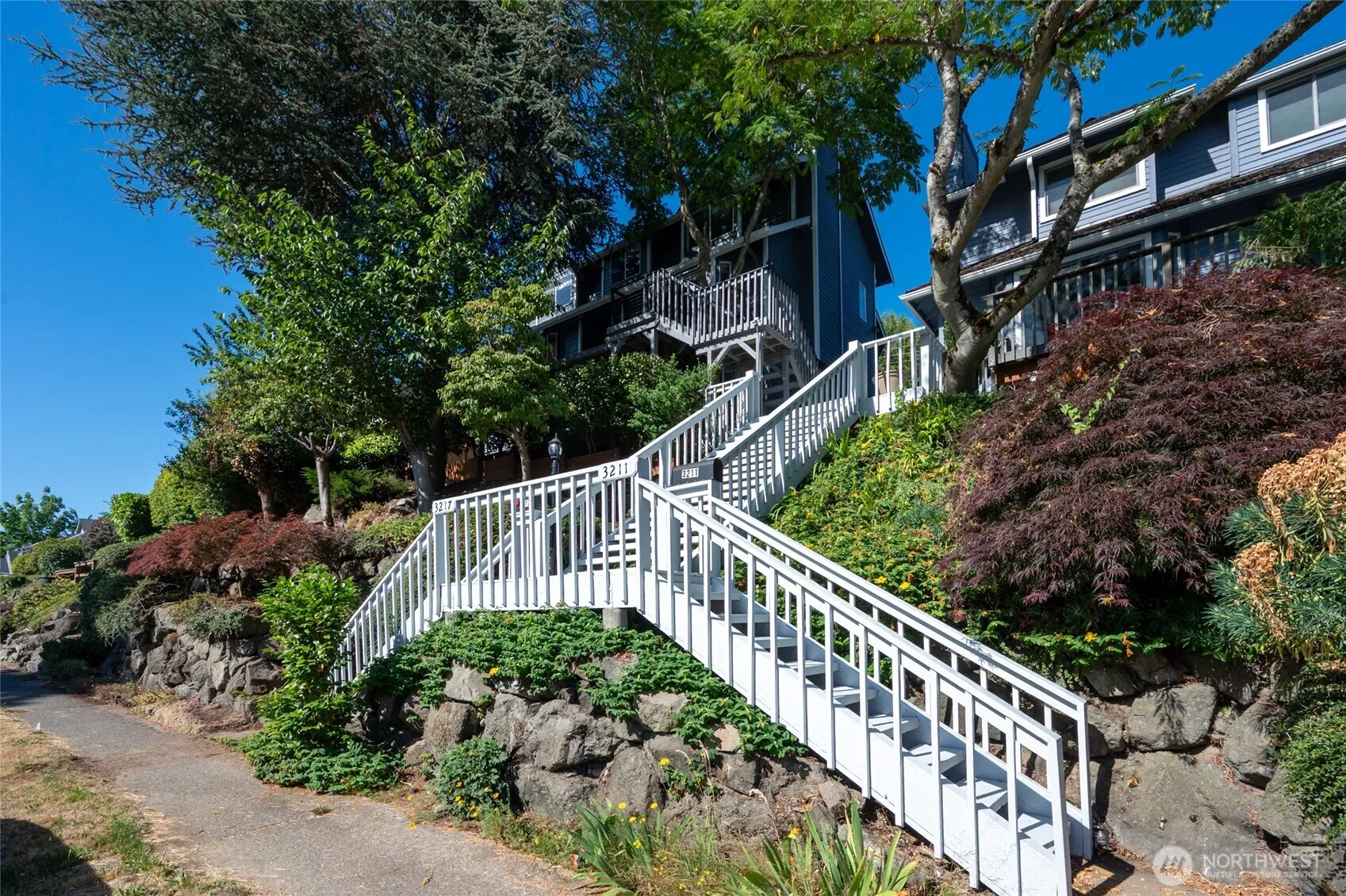 Property photo for 3217 48th Avenue Sw, Seattle photo 2