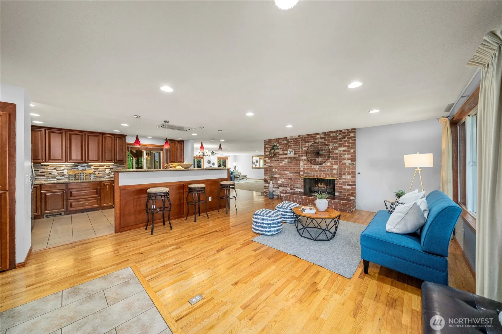 Property photo for 912 18th Street Nw, Puyallup photo 3