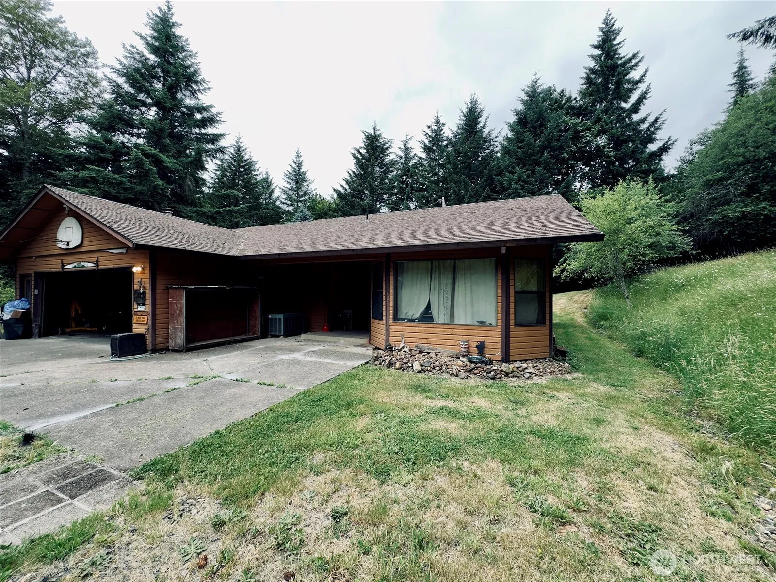 Property photo for 818 Nw 359th Street, La Center