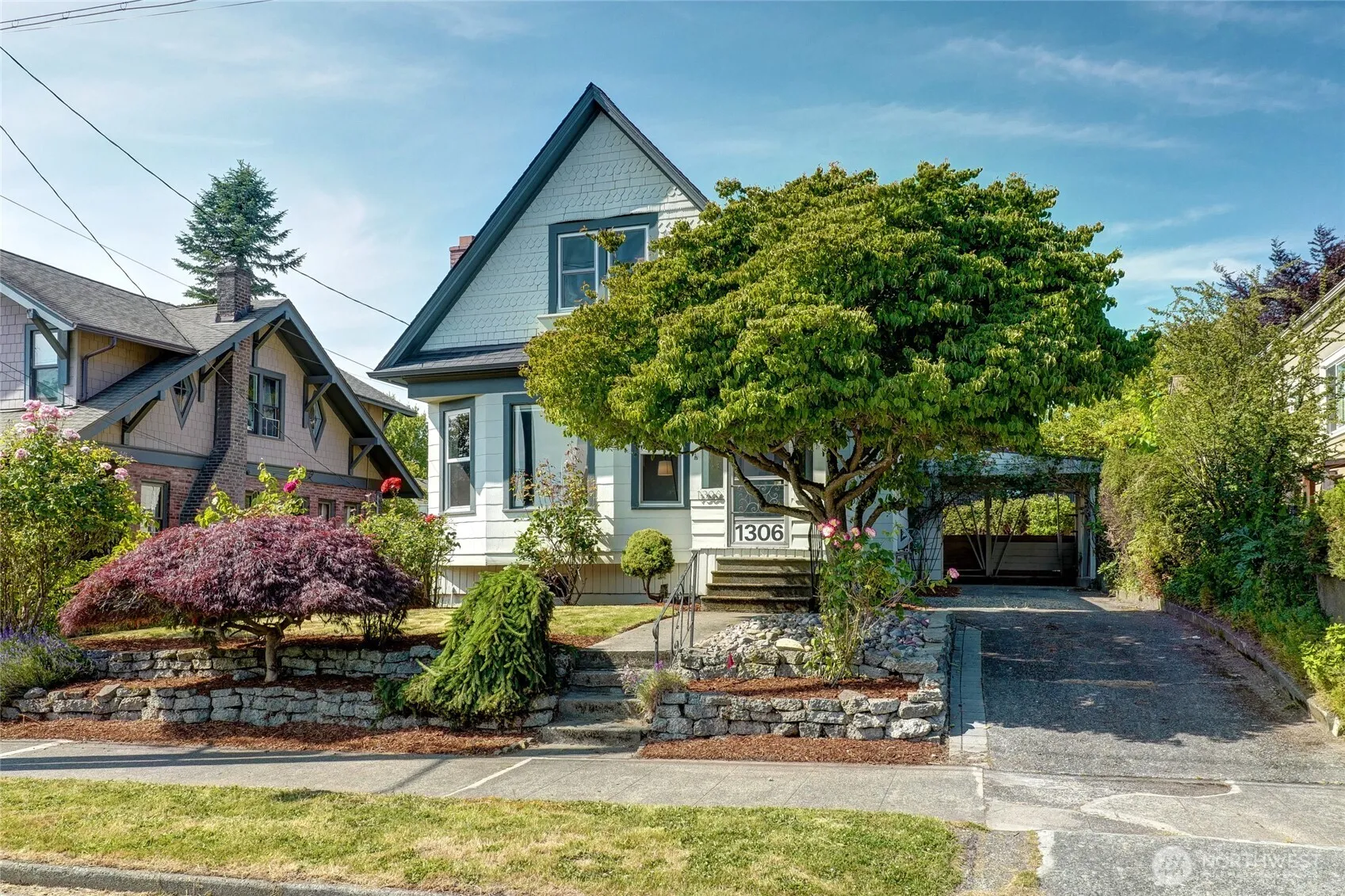 Property photo for 1306 Ne 68th Street, Seattle photo 2