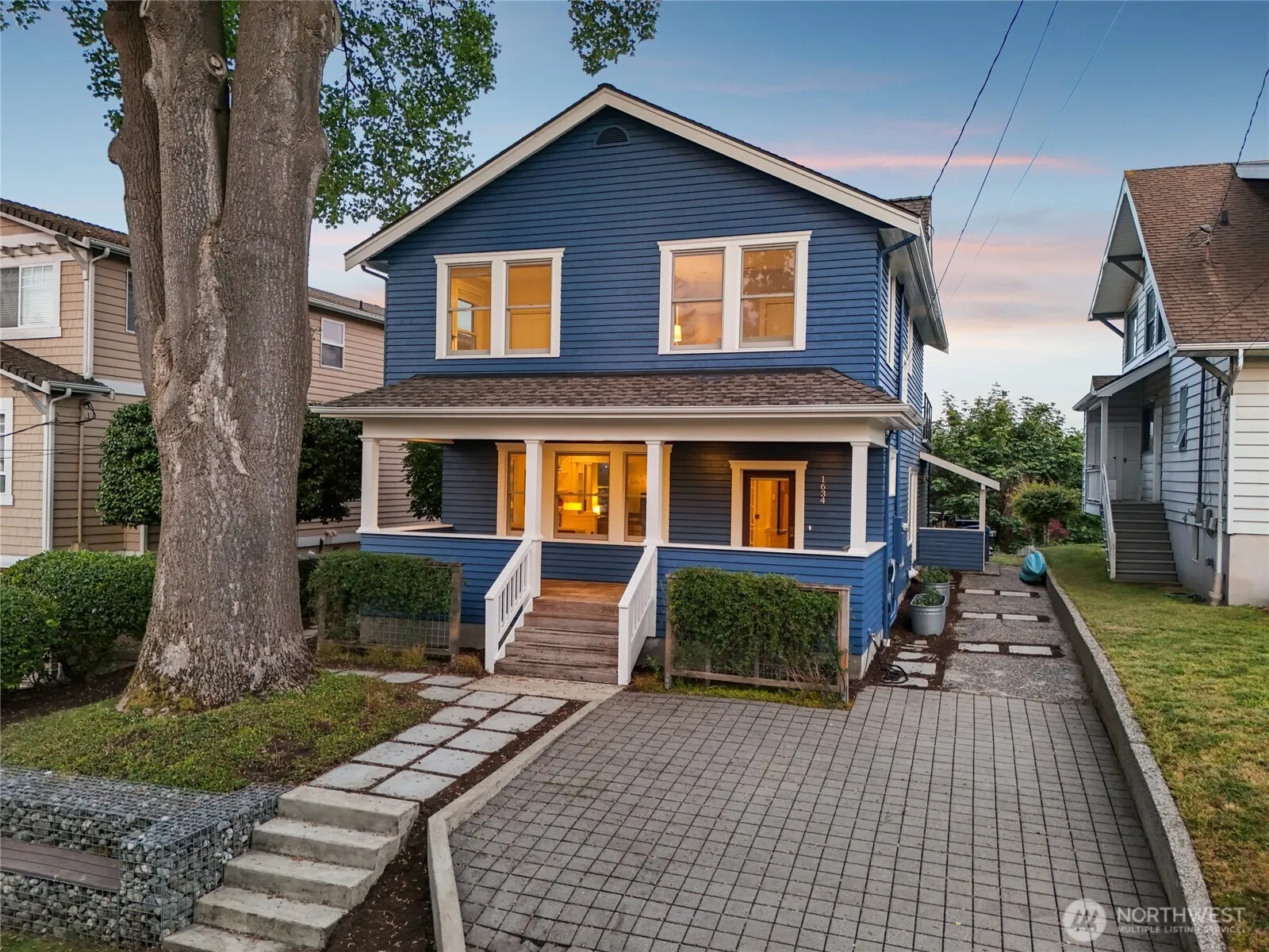 Property photo for 1634 Palm Avenue Sw, Seattle photo 2