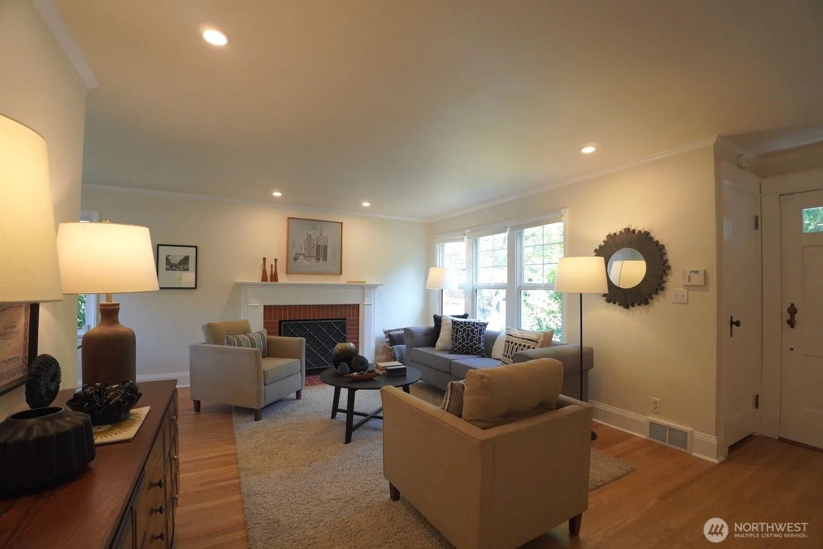 Property photo for 4000 Sw Hanford Street, Seattle photo 4