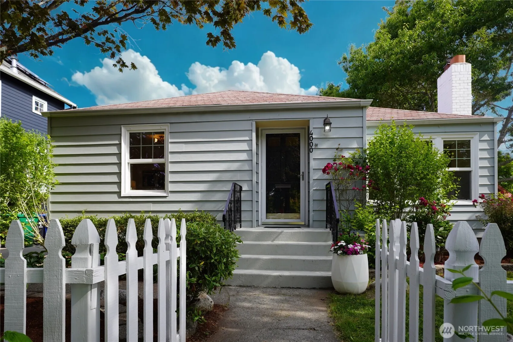 Property photo for 4000 Sw Hanford Street, Seattle photo 2