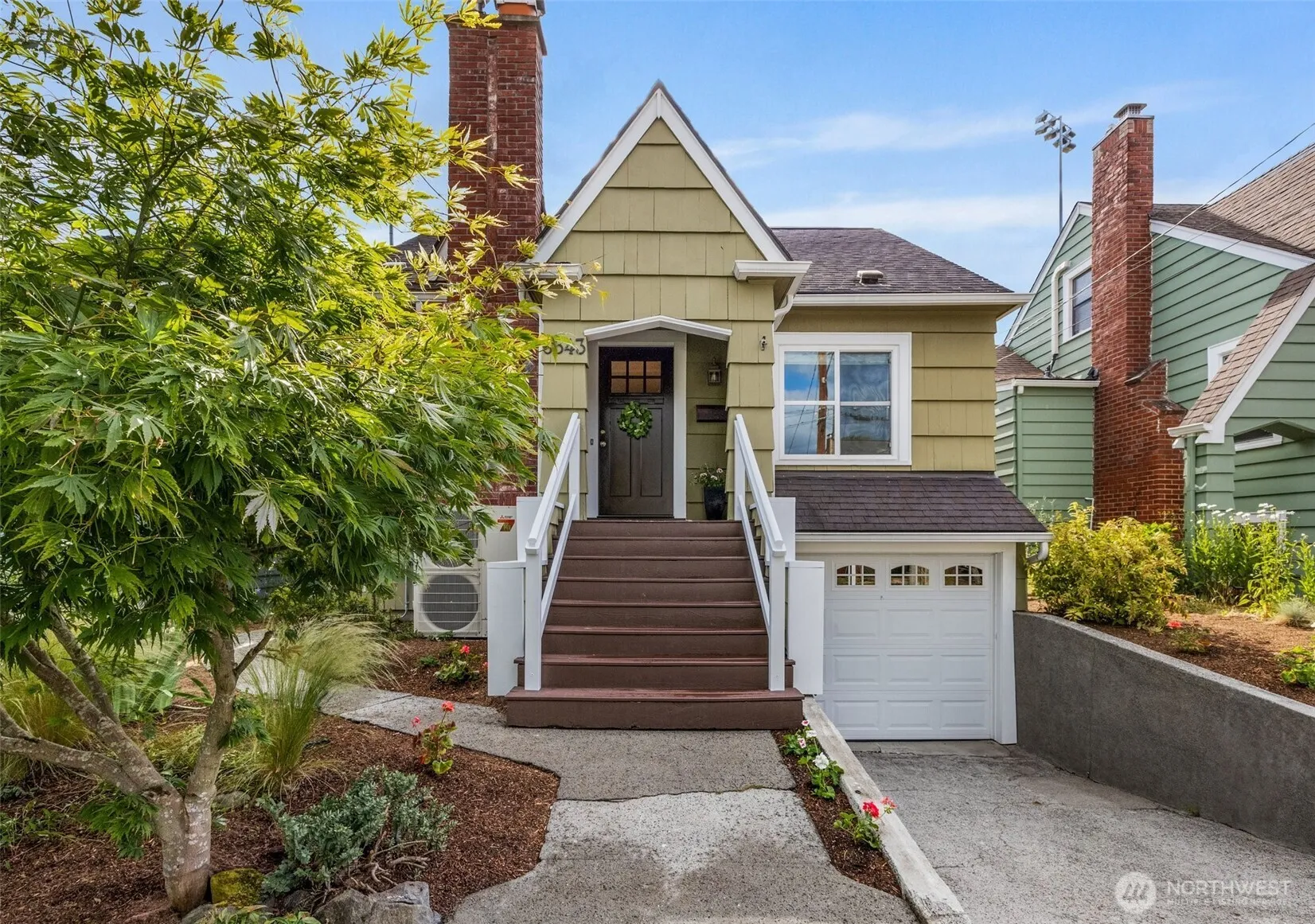 Property photo for 6543 12th Avenue Nw, Seattle photo 2