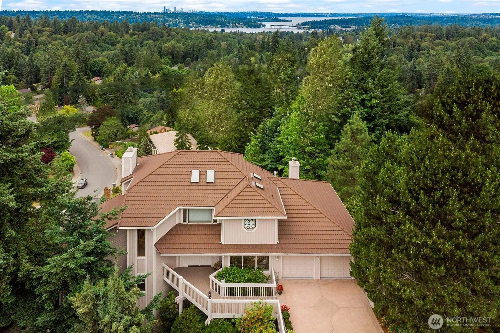 Property photo for 4811 Somerset Dr Se, Bellevue