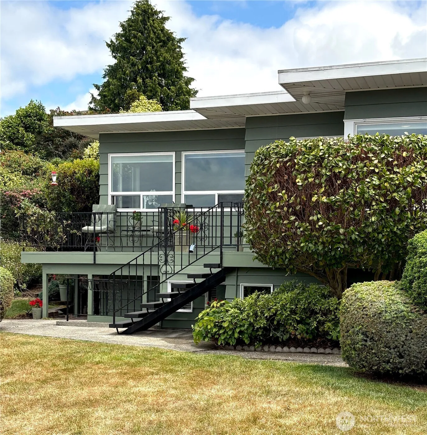 Property photo for 9502 23rd Avenue Nw, Seattle photo 2