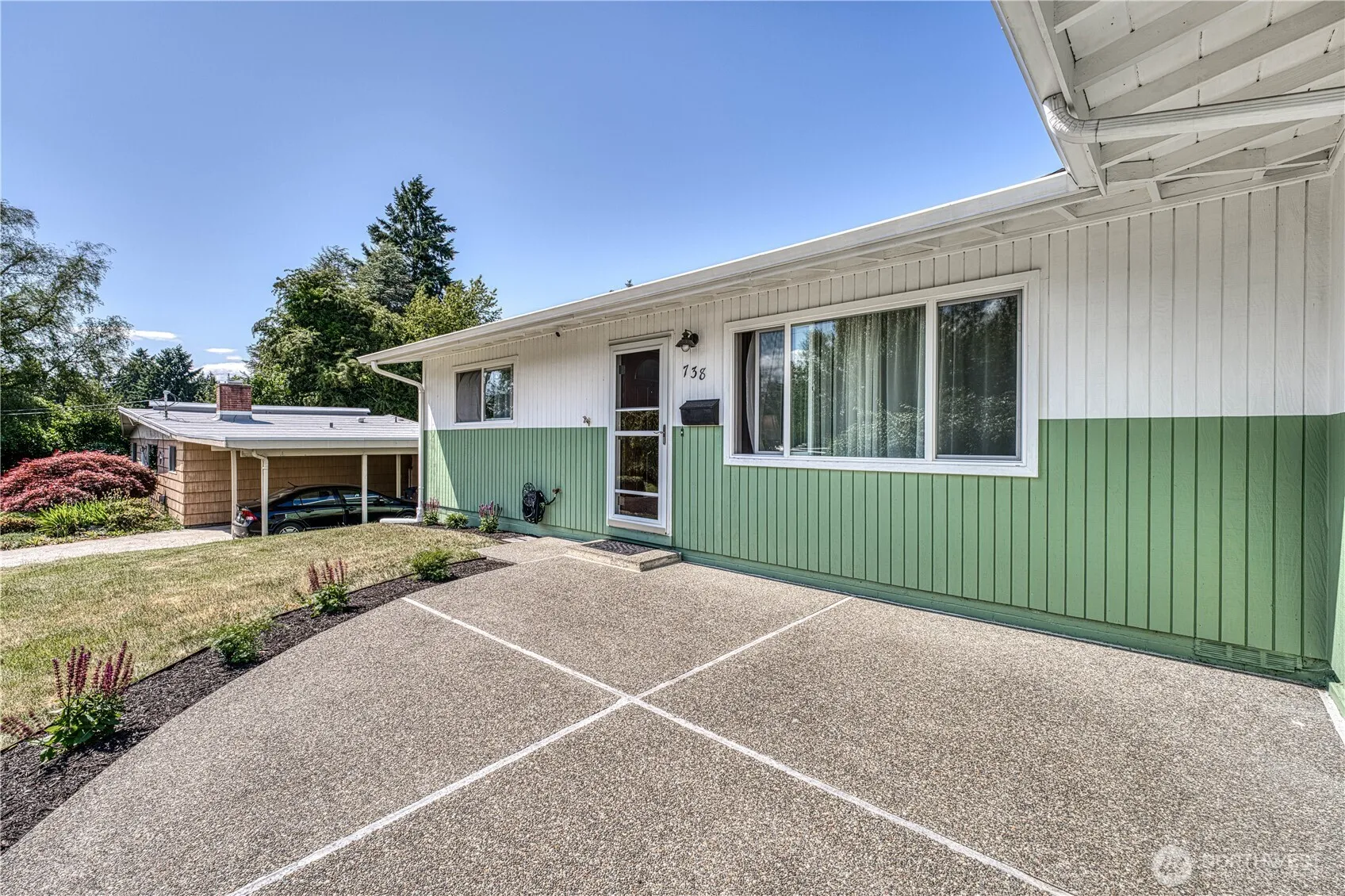 Property photo for 738 Wallin St, Bremerton photo 2