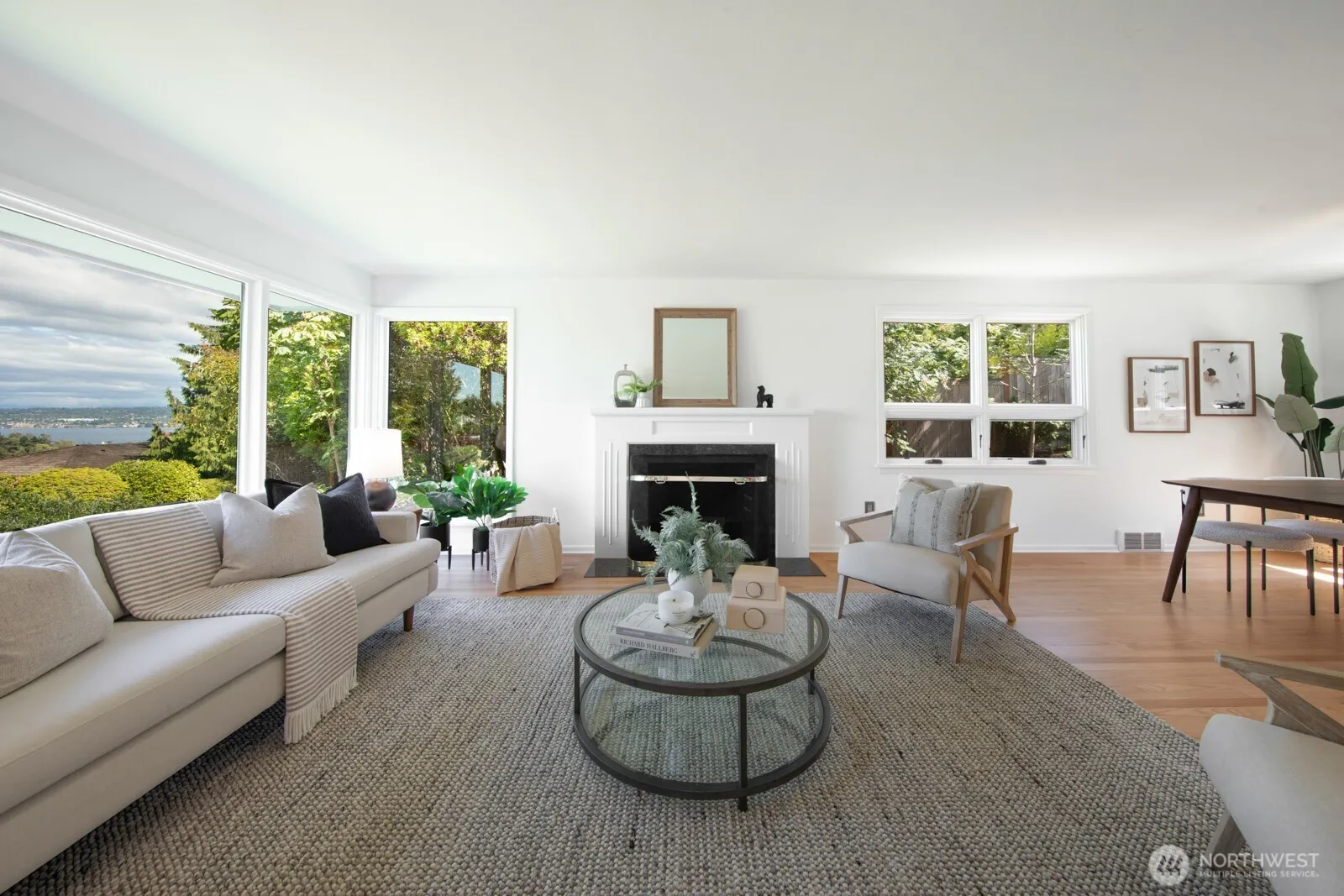 Property photo for 5025 Nicklas Place Ne, Seattle photo 4