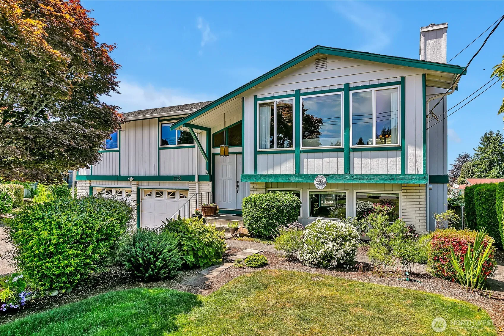 Property photo for 1728 N James Street, Tacoma photo 2