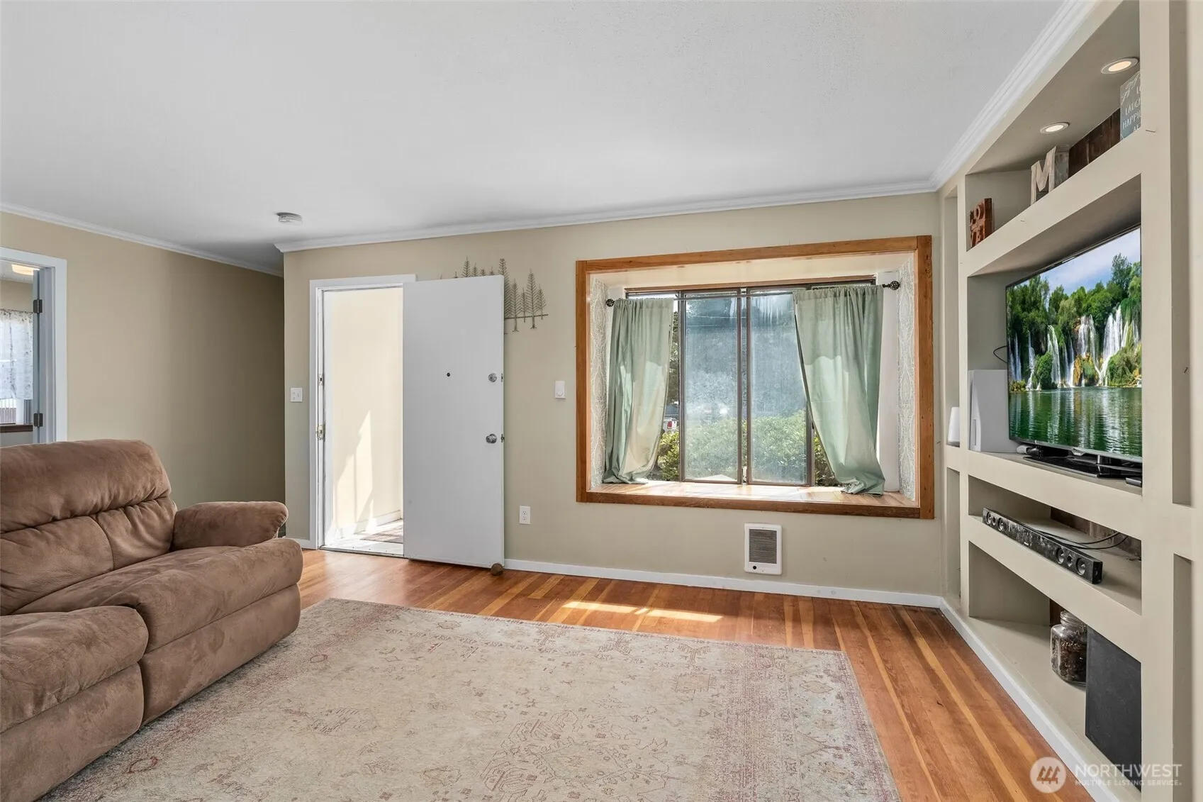 Property photo for 2360 S Hosmer Street, Tacoma photo 3