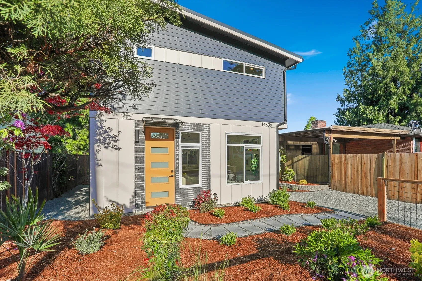 Property photo for 14306 Dayton Avenue N, Seattle photo 2
