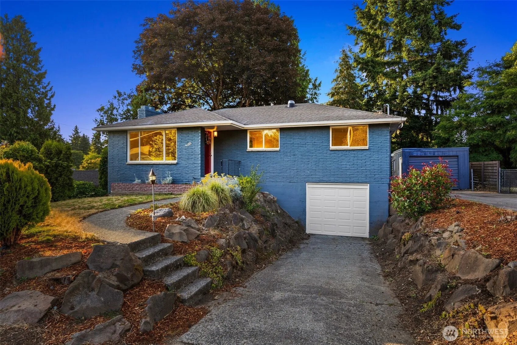 Property photo for 2810 Sw 112th Street, Seattle