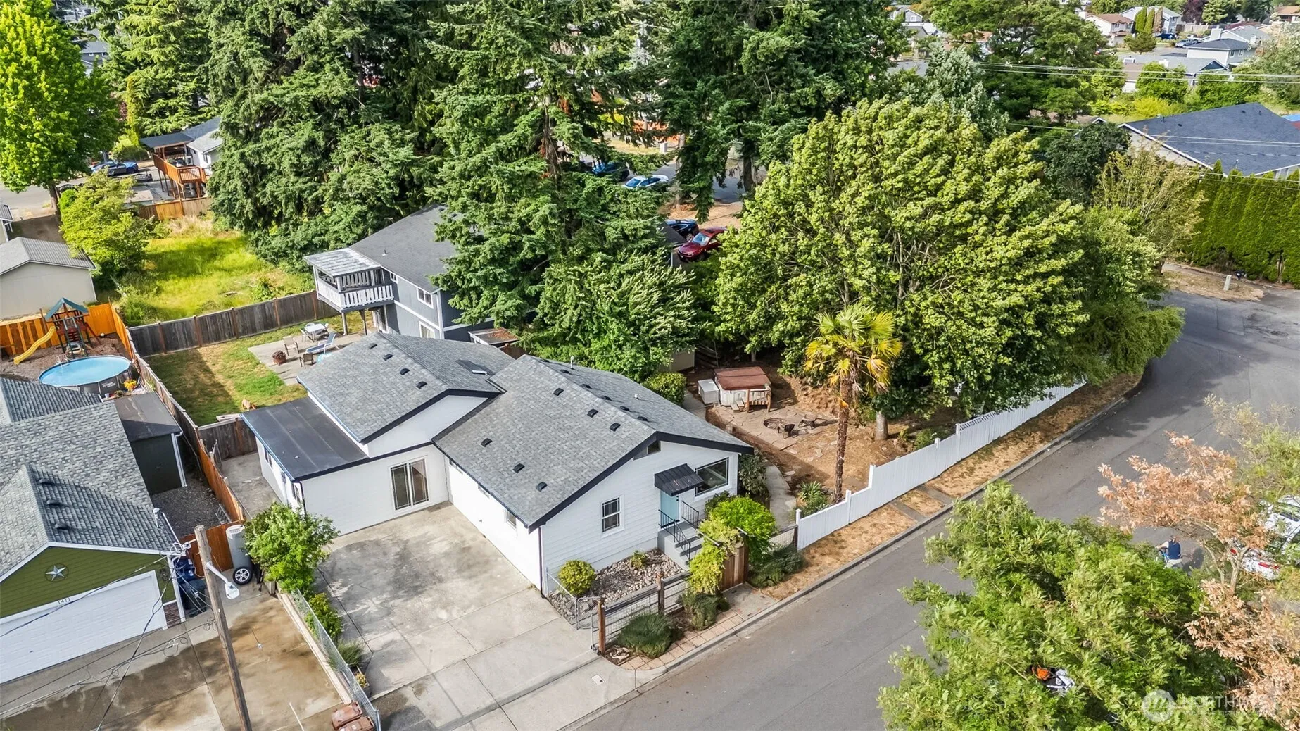 Property photo for 9420 S Sheridan, Tacoma photo 2