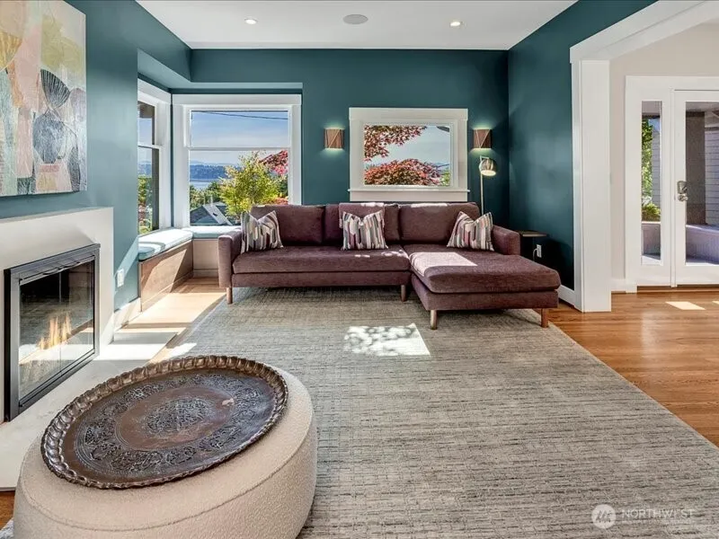 Property photo for 1555 Grand Avenue, Seattle photo 5
