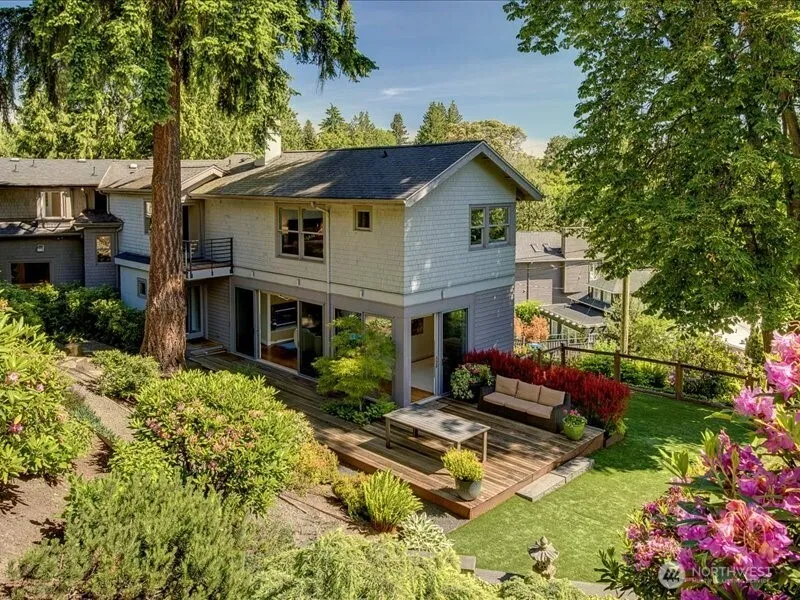 Property photo for 1555 Grand Avenue, Seattle