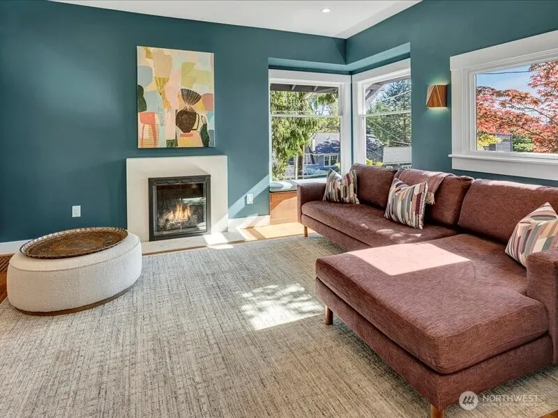 Property photo for 1555 Grand Avenue, Seattle photo 4