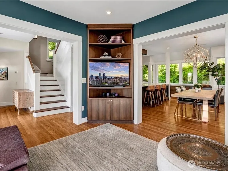 Property photo for 1555 Grand Avenue, Seattle photo 3