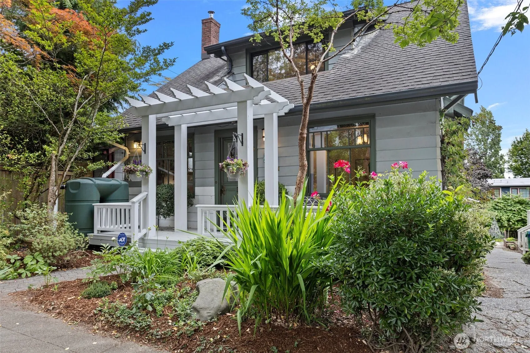 Property photo for 6854 18th Avenue Ne, Seattle photo 2