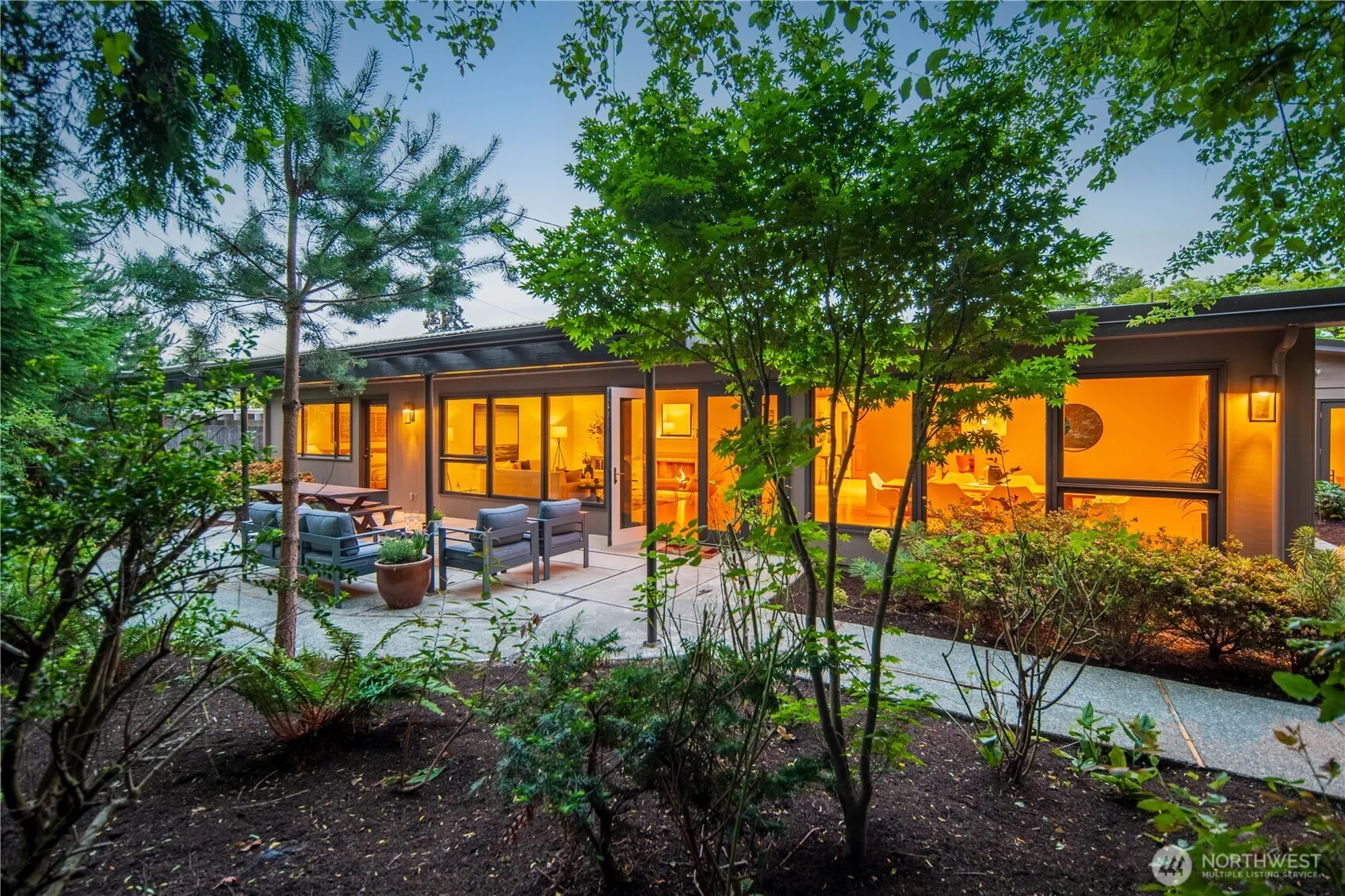 Property photo for 2325 38th Avenue E, Seattle photo 3