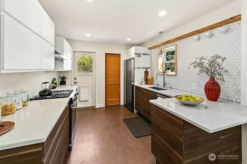 Property photo for 8608 12th Avenue Sw, Seattle photo 5