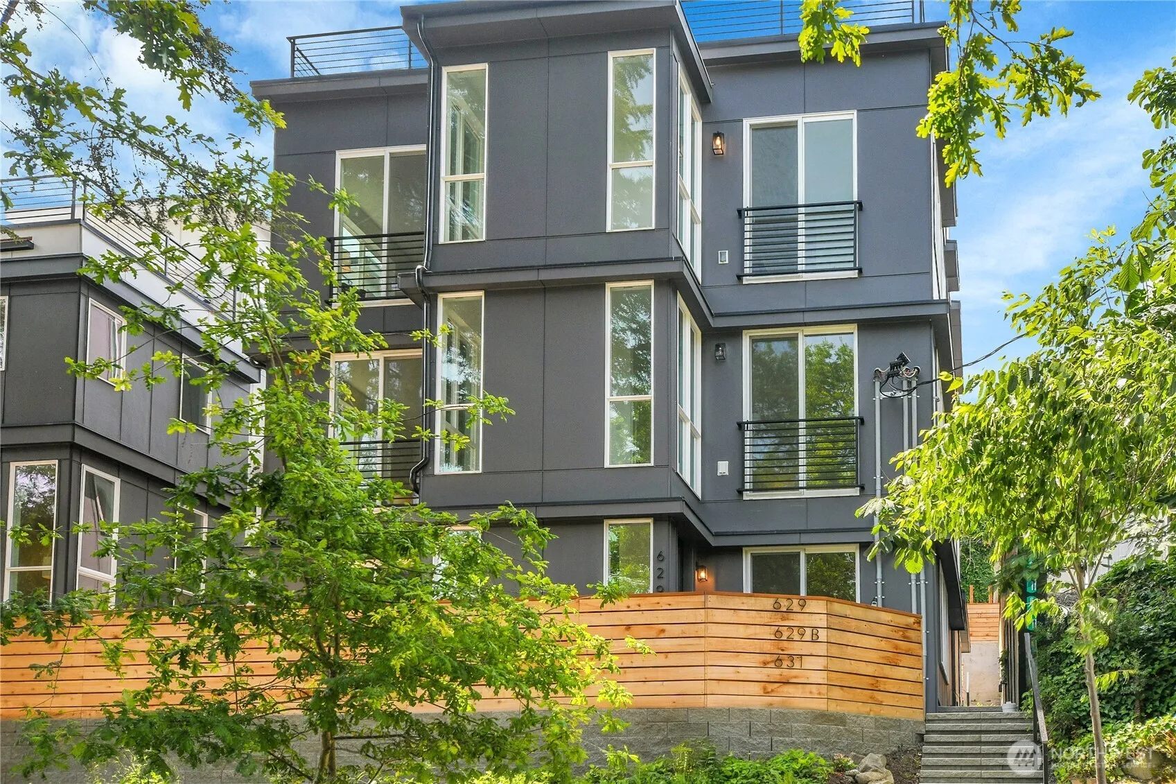 Property photo for 629 A W Emerson Avenue, Seattle