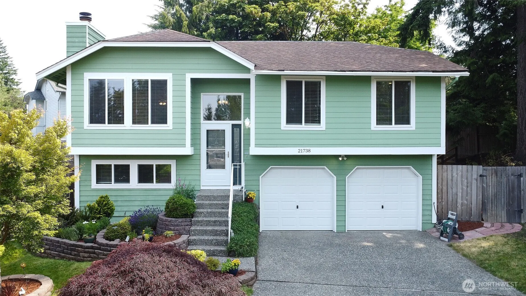 Property photo for 21738 121st Pl Se, Kent photo 2