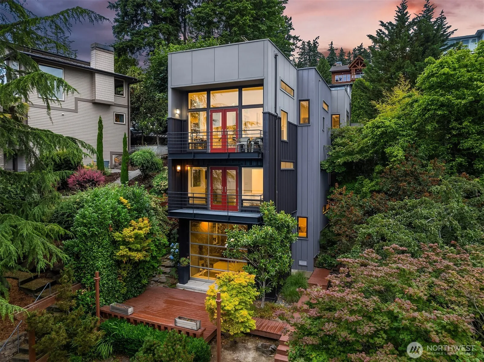 Property photo for 8927 Ne 118th Place, Kirkland