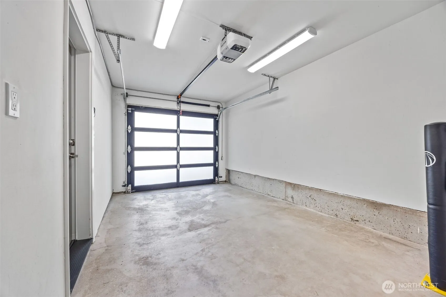 Property photo for 7323 Bainbridge Place Sw, Seattle photo 3