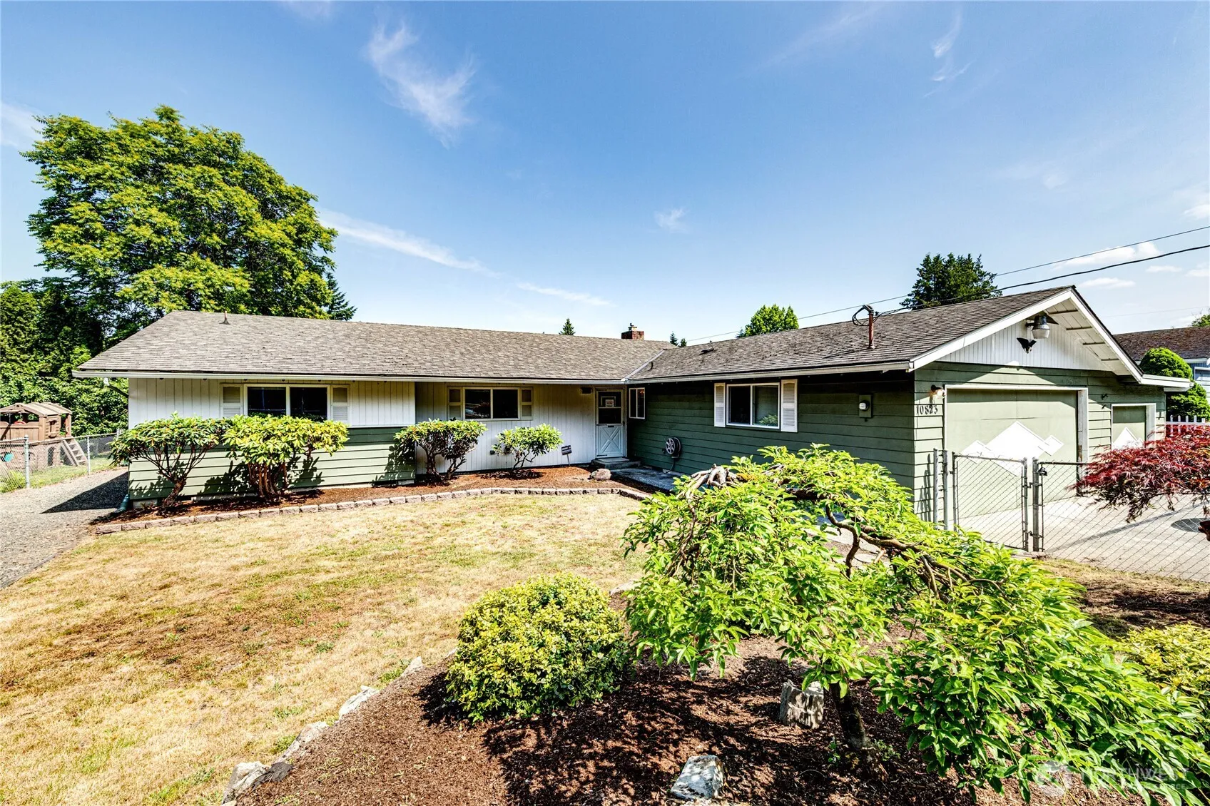 Property photo for 10823 35th Avenue Se, Everett photo 2