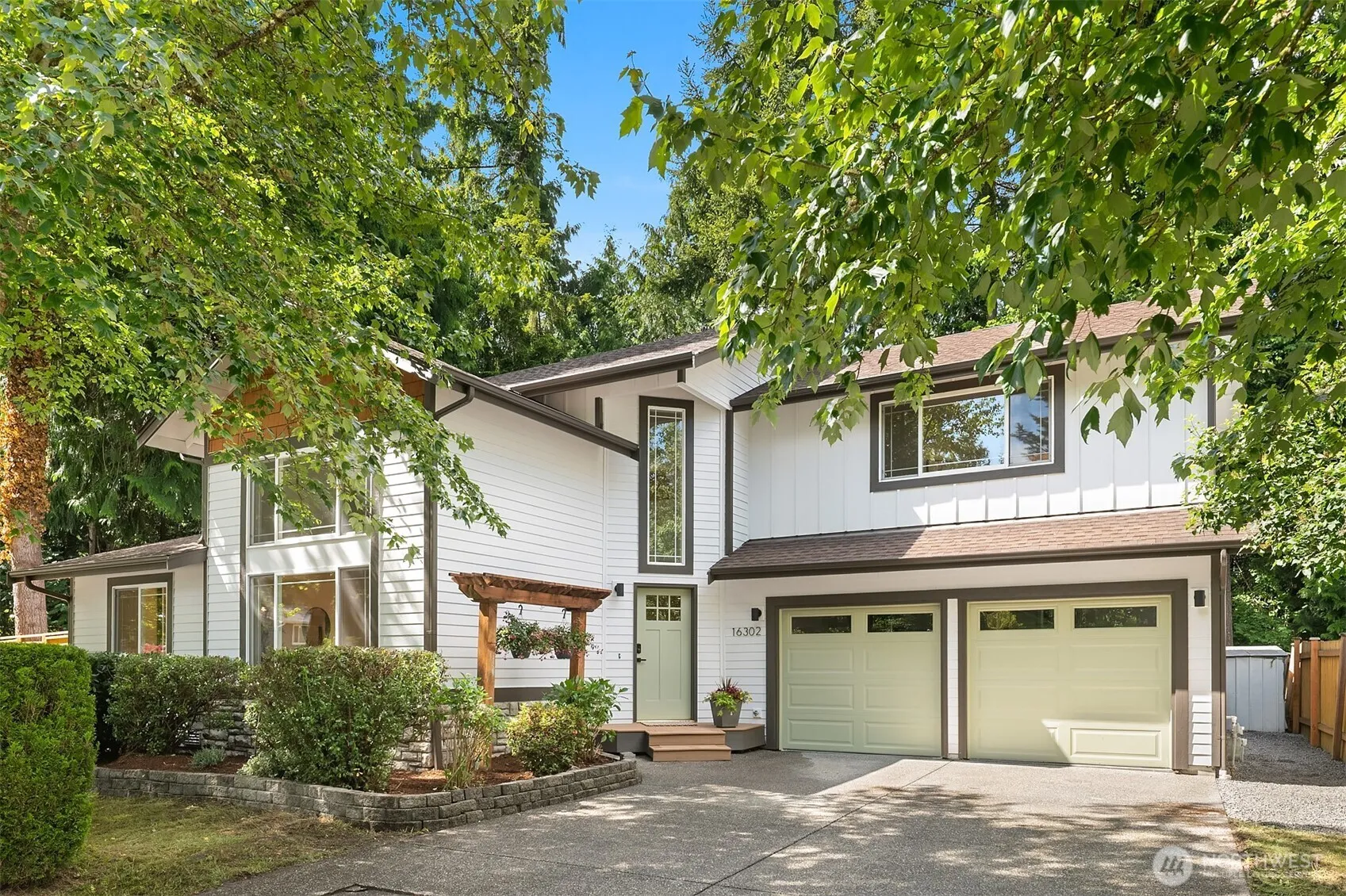 Property photo for 16302 Ne 104th Street, Redmond