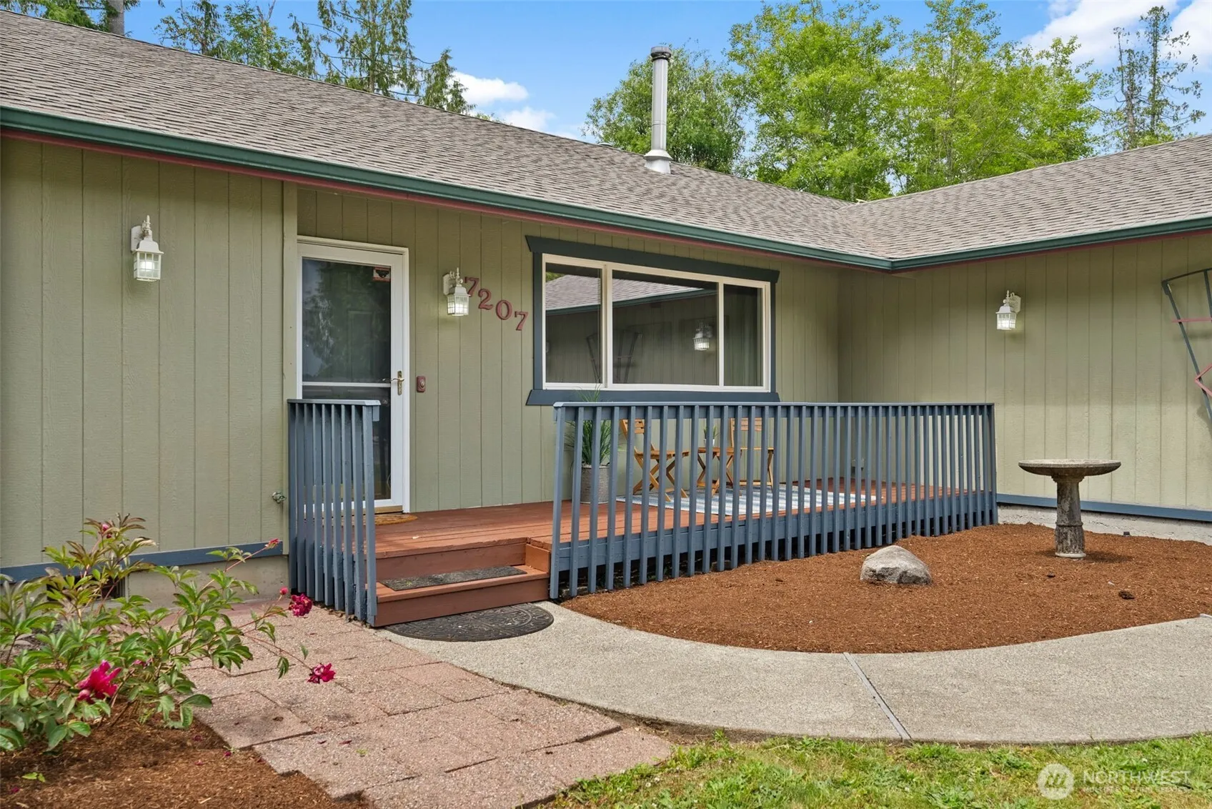 Property photo for 7207 Lakeside St Sw, Olympia photo 4