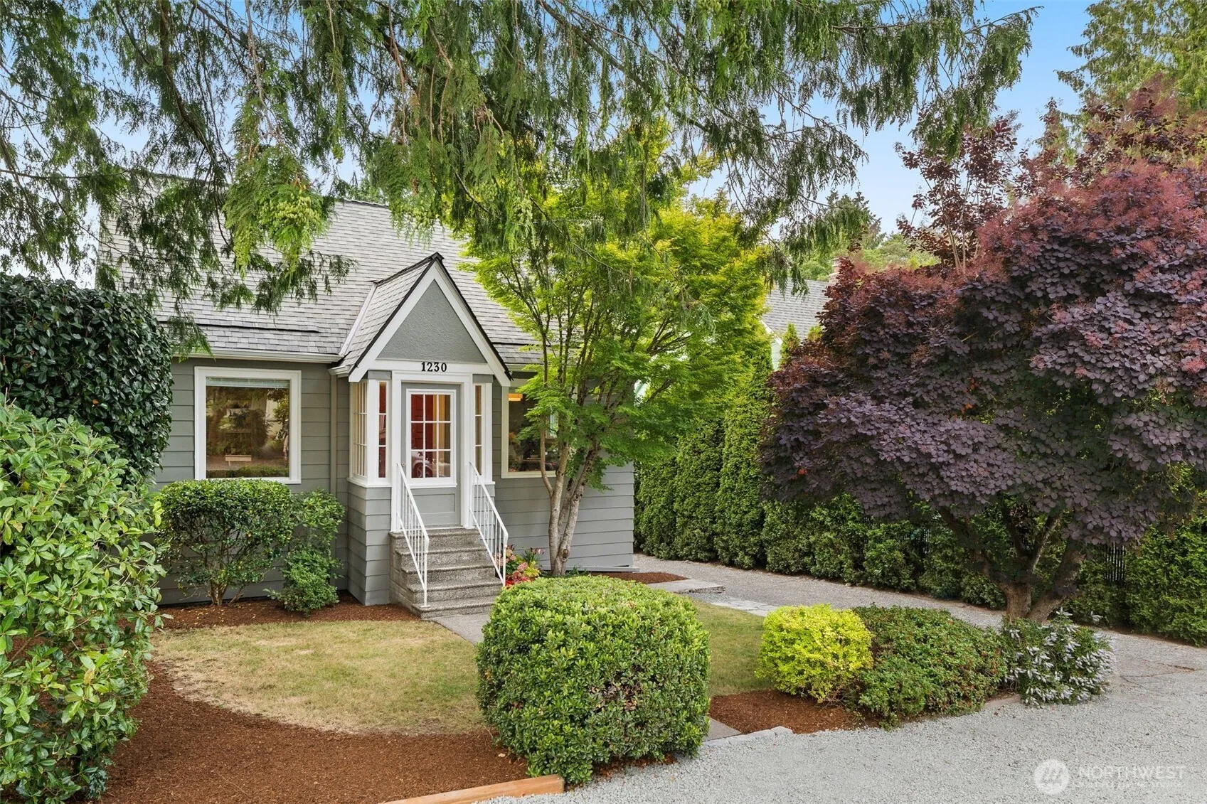 Property photo for 1230 Ne 100th Street, Seattle photo 2